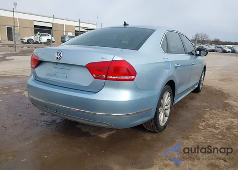 2012 Volkswagen Passat 2.5L Sel Premium z USA, uszkodzony, nr VIN 1VWCP7A35CC091213